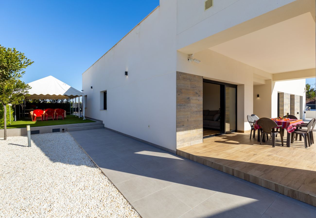 Villa en Catral - Palm Breeze Villa by Fidalsa