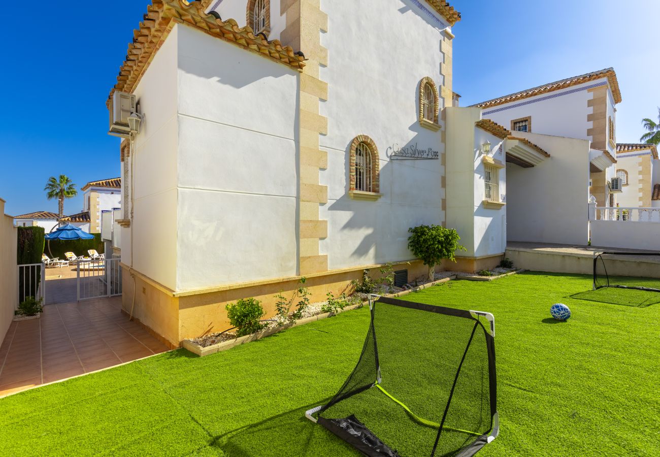 Villa in Orihuela Costa - Infinity Haven by Fidalsa