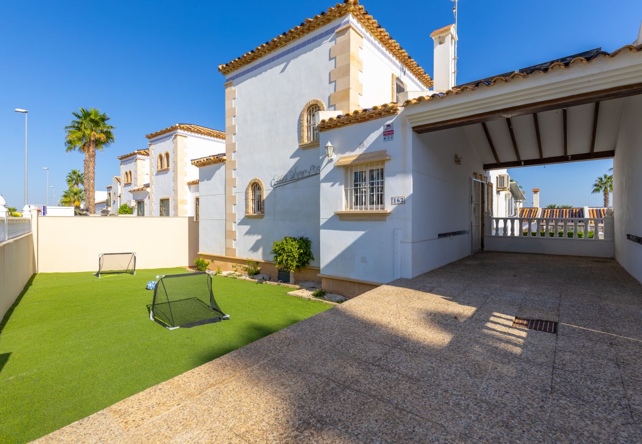 Villa in Orihuela Costa - Infinity Haven by Fidalsa