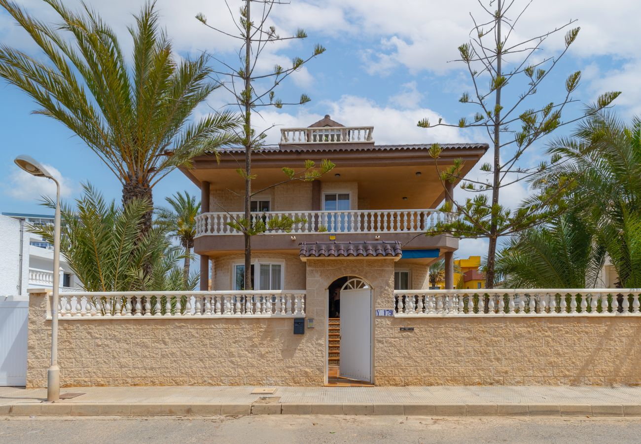 Вилла на Манга де Мар Менор / La Manga del Mar Menor - Seaside Elegance by Fidalsa